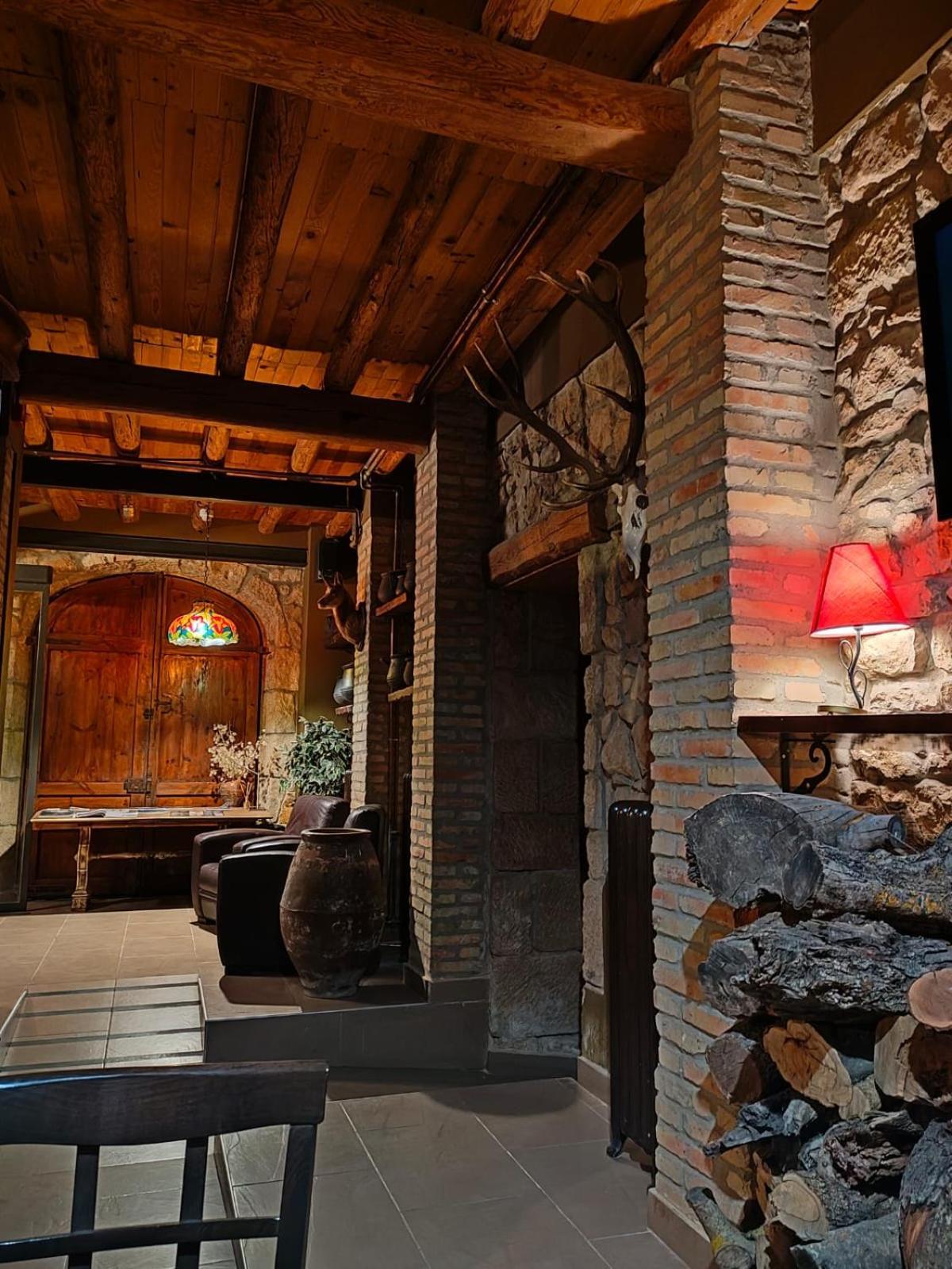 La Garbinada Hotel Torrebeses Ngoại thất bức ảnh